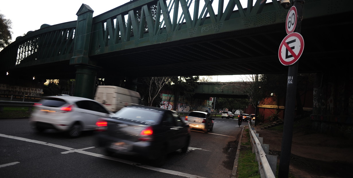 Acarreo e infracciones indexadas: fuerte suba del costo y nueva polémica en la Ciudad.