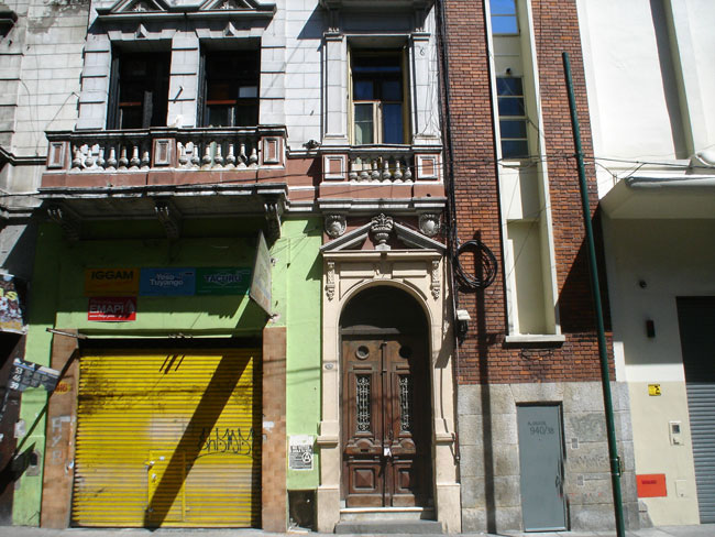 La Ciudad desalojó un hotel clausurado hace 9 años que seguía siendo ocupado en Constitución