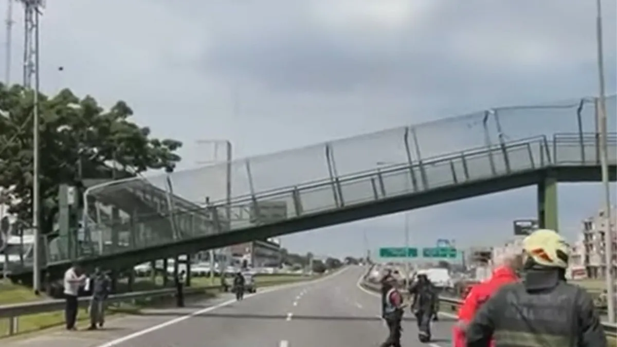 Se desplomó parte de un puente en el cruce de la General Paz y la avenida Roca.